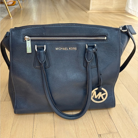 Michael Kors Handbags - Michael Kors Black Leather Shoulder Bag